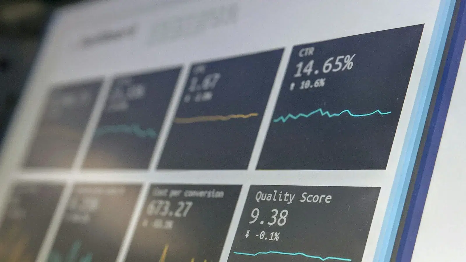 Campaign dashboard showing click-through rate and quality score for a broadcast
